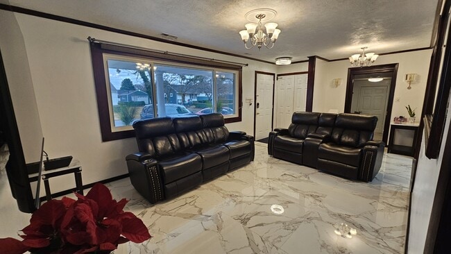 Building Photo - 2216 Dean Dr