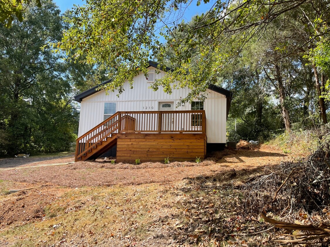 Foto principal - 1210 Zuber St