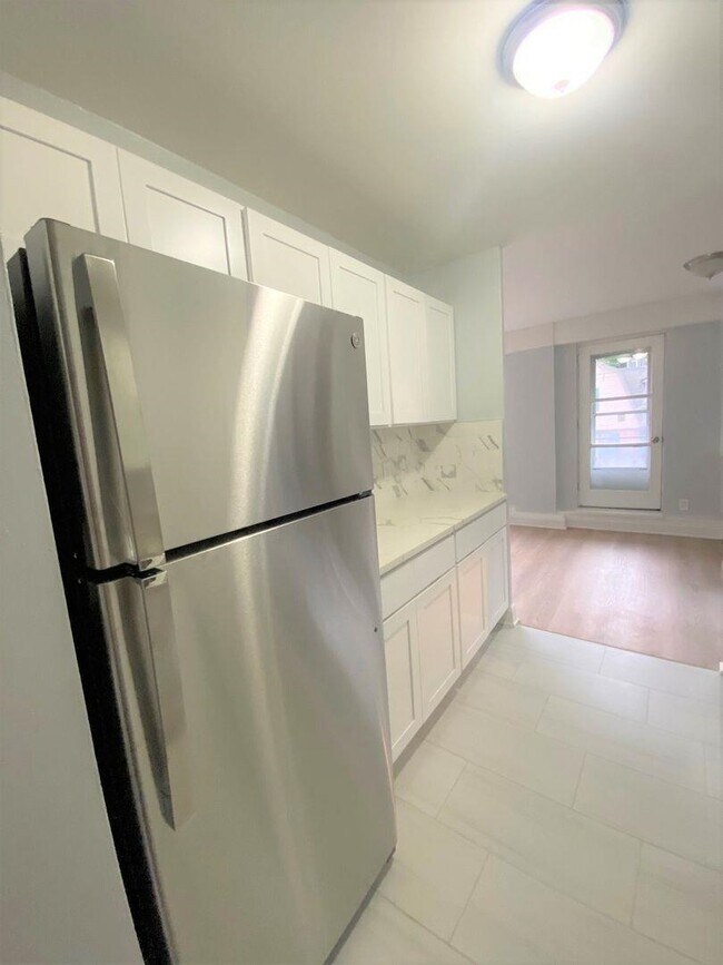 700 Boulevard E Unit 2E, Weehawken, NJ 07086 Room for Rent in