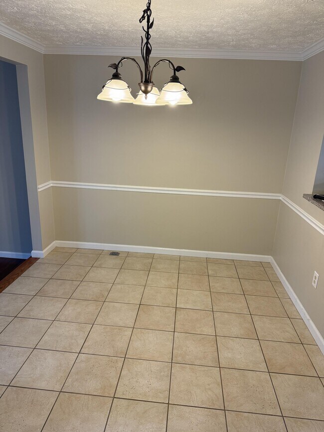 Foto del edificio - 19048 Partridge Wood Dr