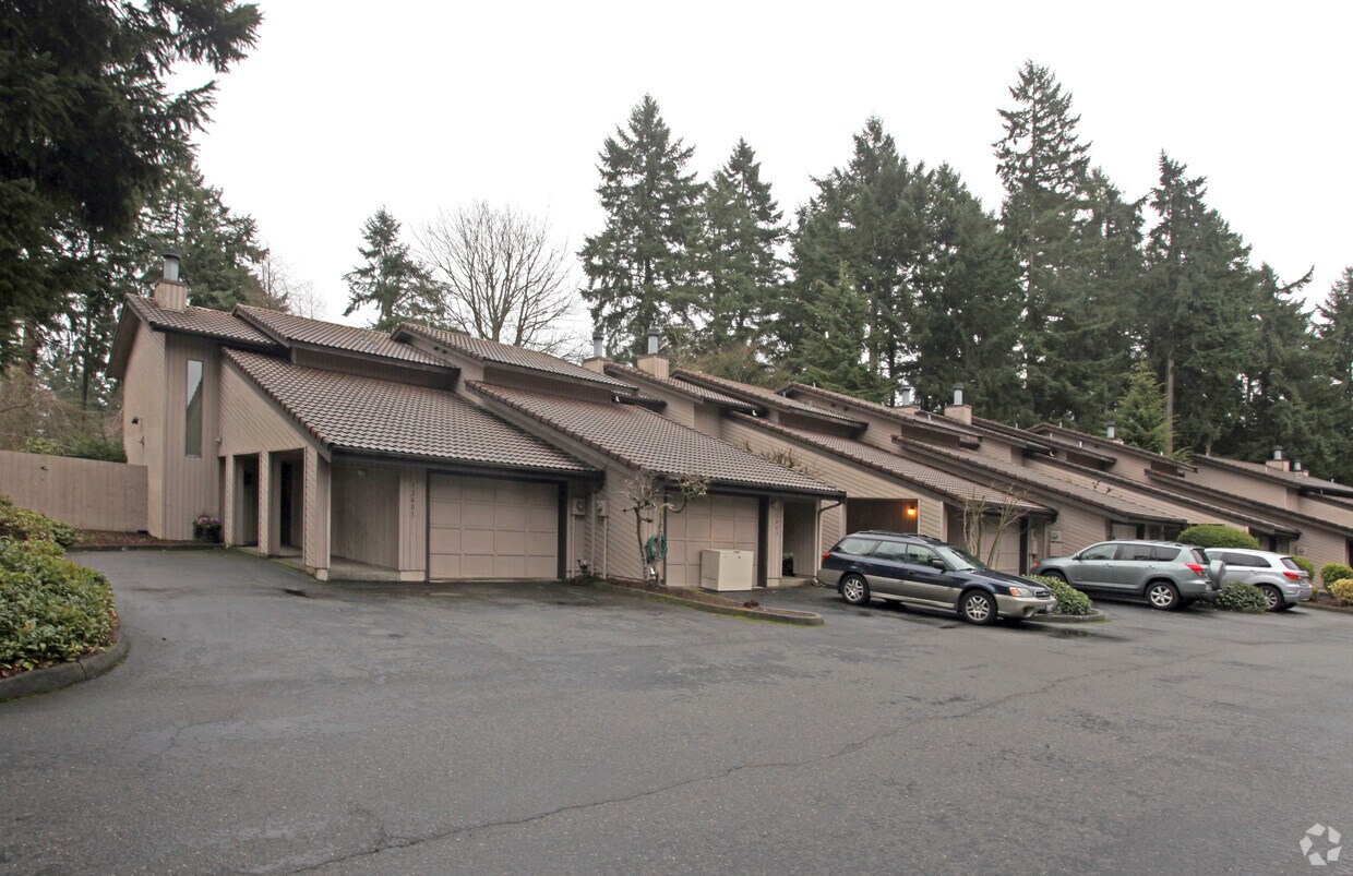 Primary Photo - Sherwood Apartments
