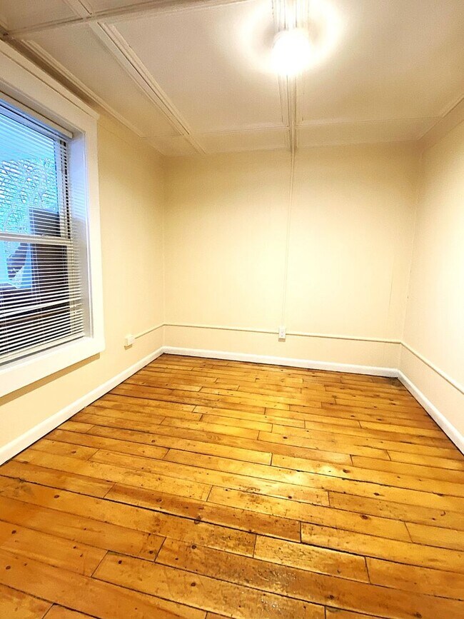 Foto del edificio - 47 1/2 Willow St