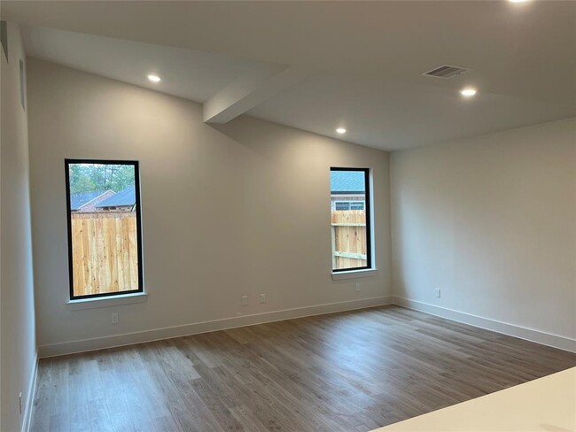 Building Photo - 2529 Appian Way