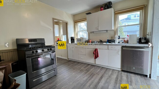 Building Photo - 2 High St