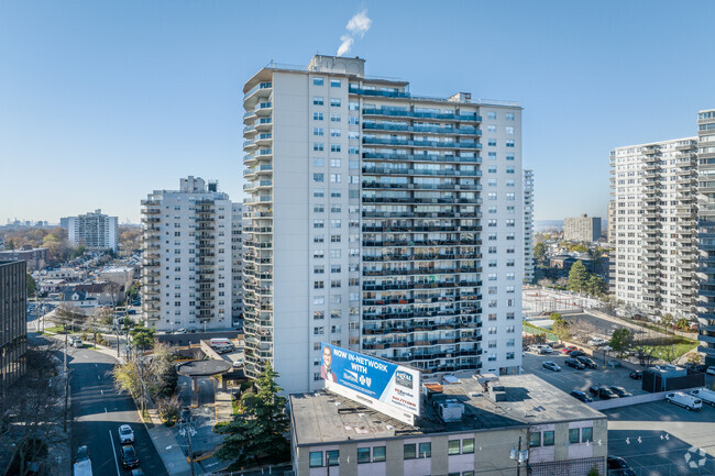 Building Photo - The Pembroke at Fort Lee