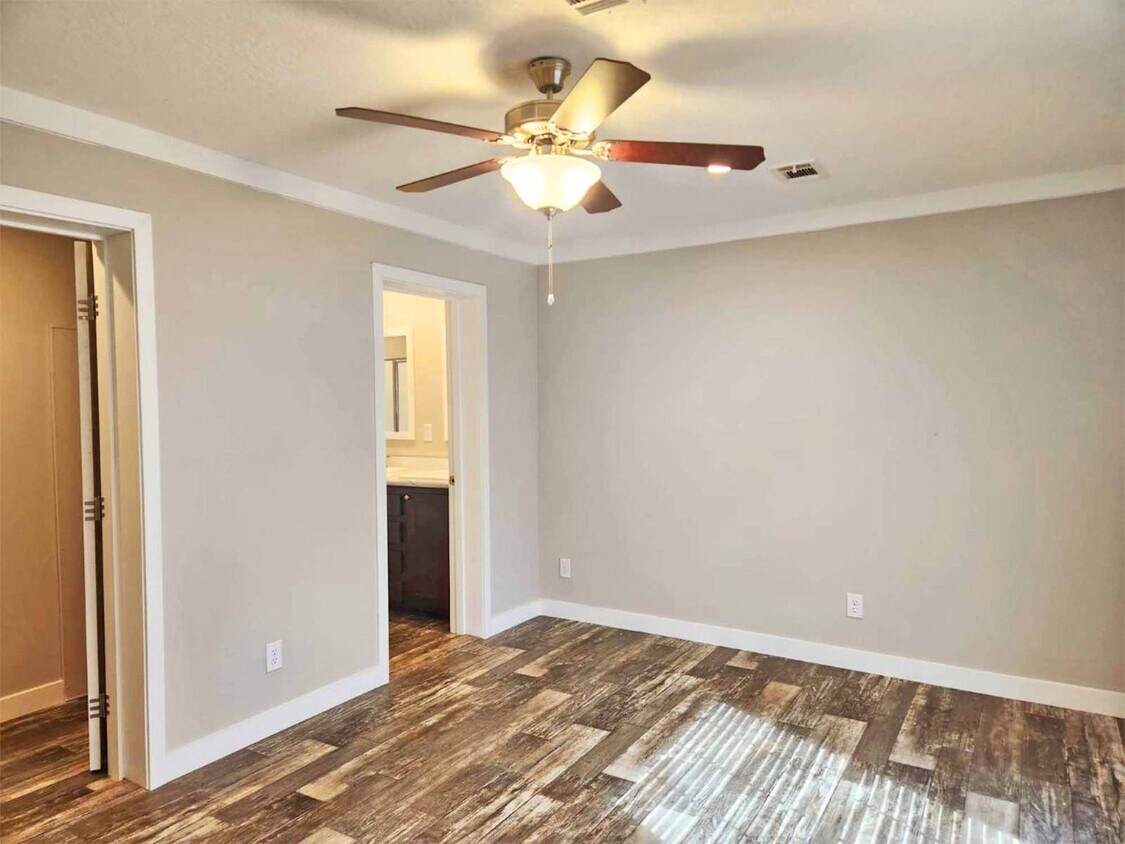 Foto principal - 8975 W Halls River Rd