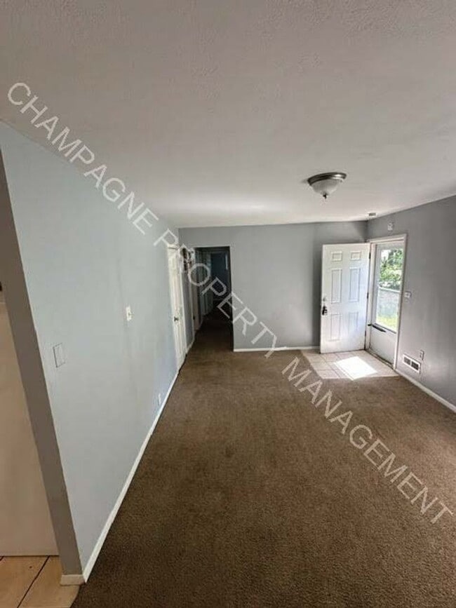 Building Photo - Single Family Home in Ruskin - All Voucher...