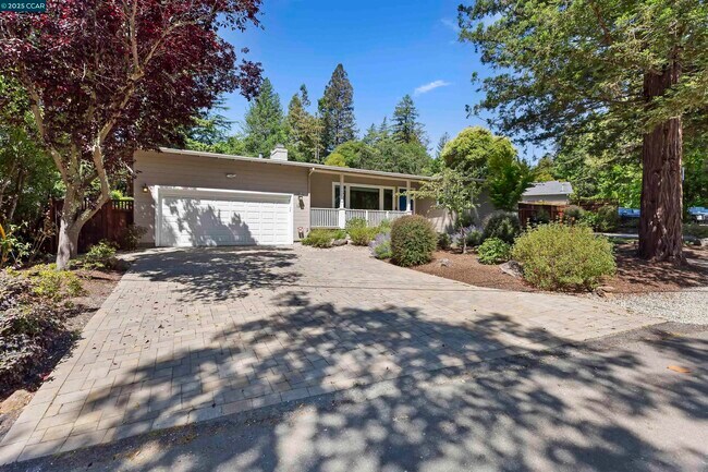 Foto del edificio - 125 Meadow Ln