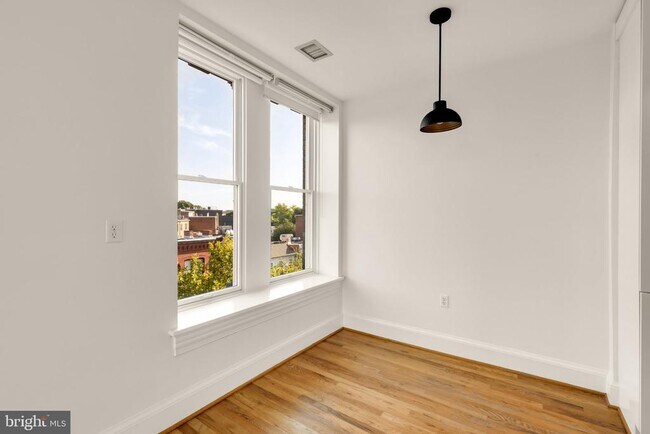 Foto del edificio - 1325 13th St NW