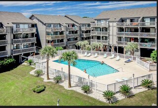 Building Photo - 9621 Shore Dr