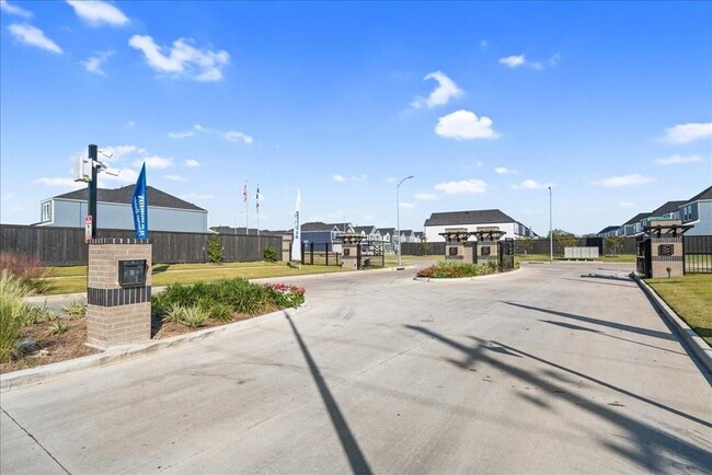 Foto del edificio - 2921 Needham Gdn Ln