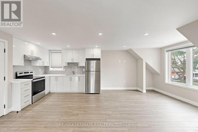 Building Photo - 10 Warbeck Pl