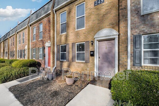 Foto del edificio - 245 Winding River Dr