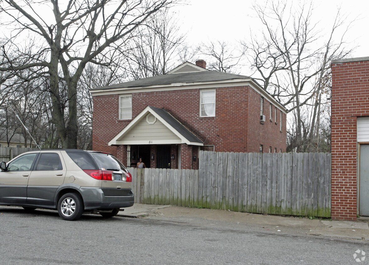 Primary Photo - 811 Polk Ave