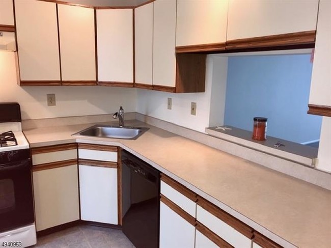 Foto del edificio - 204 Red Crest Ln