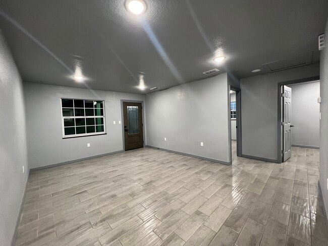 Building Photo - 4709 15th Ave S