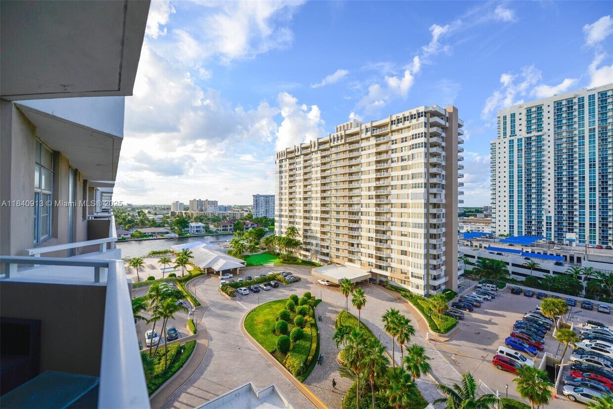 Primary Photo - 1985 S Ocean Dr