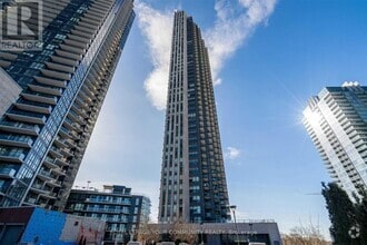 Building Photo - 36-736 Park Lawn Rd