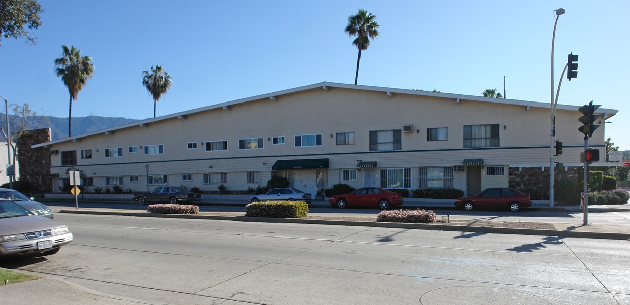 Primary Photo - Copa de Oro Apartments