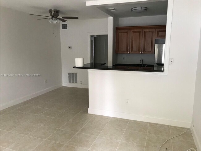 Foto del edificio - 757 NE 127th St