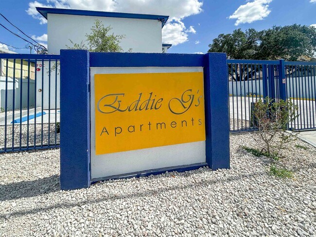 Foto del edificio - 615 E Lane St