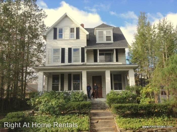 Primary Photo - 6 br, 2.5 bath House - 610 Brodhead Street