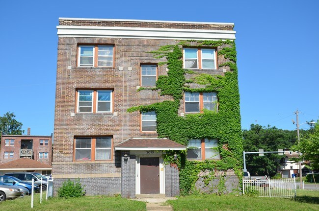 Foto del edificio - 6Th And Hickman Apartments