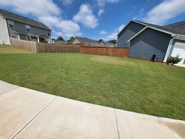 Building Photo - 707 Stonecreek Bnd