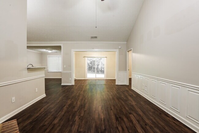 Foto del edificio - 7065 Springgrove Ct