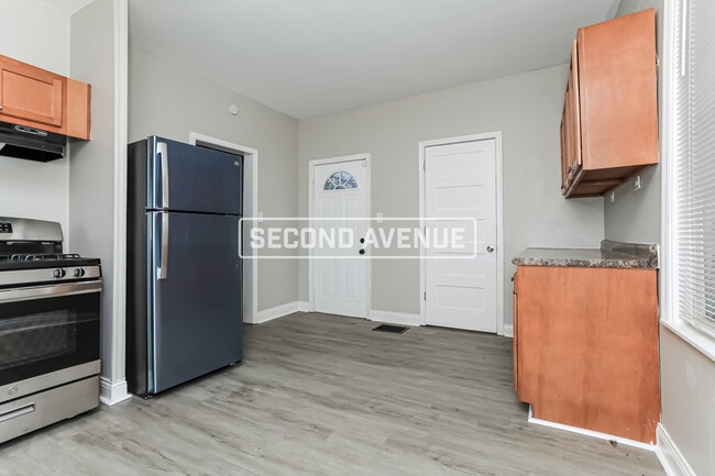 Building Photo - 671 Franklin St