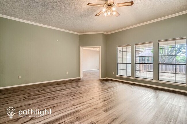 Foto del edificio - 4948 Wolf Creek Trail, Flower Mound, TX, 7...