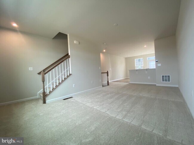 Building Photo - 1010 Trestle Dr