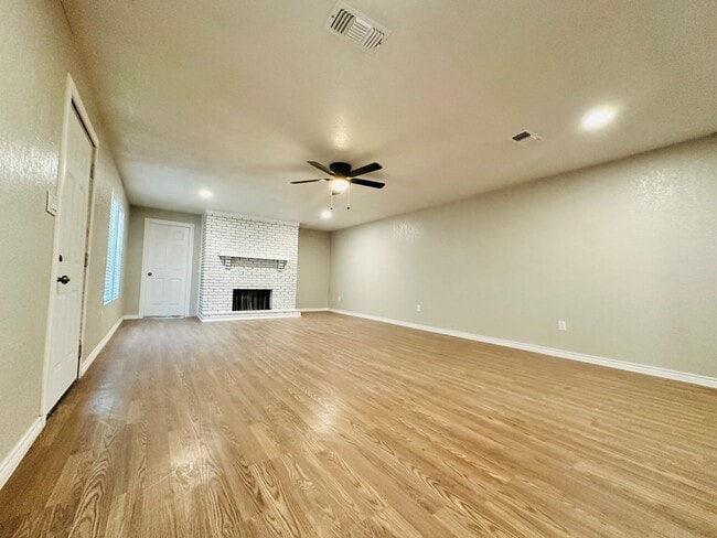 Foto del edificio - 1408 Stadium Ave