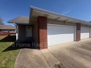 Building Photo - 1212 Flora St