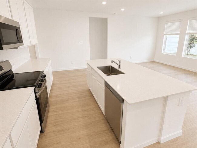 Building Photo - 5533 Guava Ct