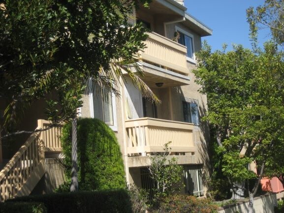 Primary Photo - 7537 W Manchester Ave