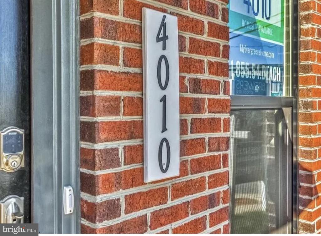 Foto principal - 4010 Dillon St