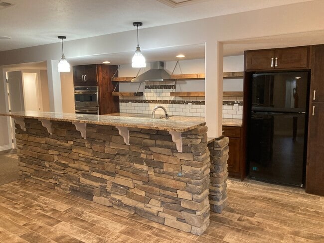 Kitchen - 10627 S Willow Valley Rd