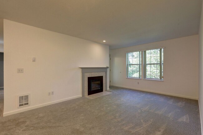 Foto del edificio - Charming Updated 2 Bedroom 2 Bathroom Bellevue Condo