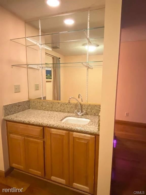 Building Photo - 3 br, 2.5 bath Condo - 500 S Monterey St