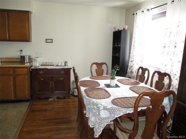 Foto del edificio - 2 W Lawrence Park Dr