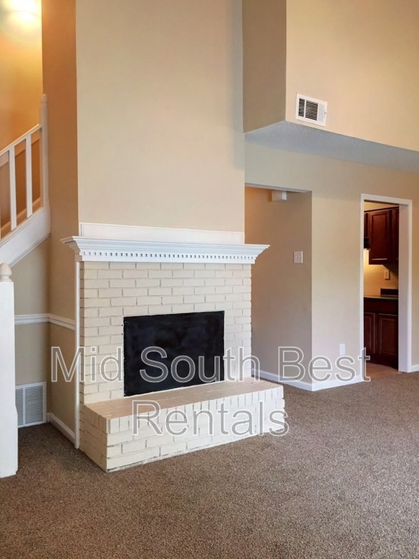 Building Photo - 6389 Hunters Pl Dr