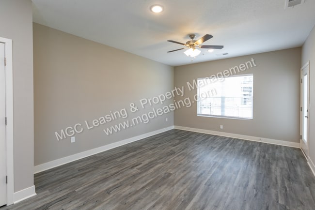 Building Photo - 1 Bedroom Luxury Apartment in the Northland of KCMO