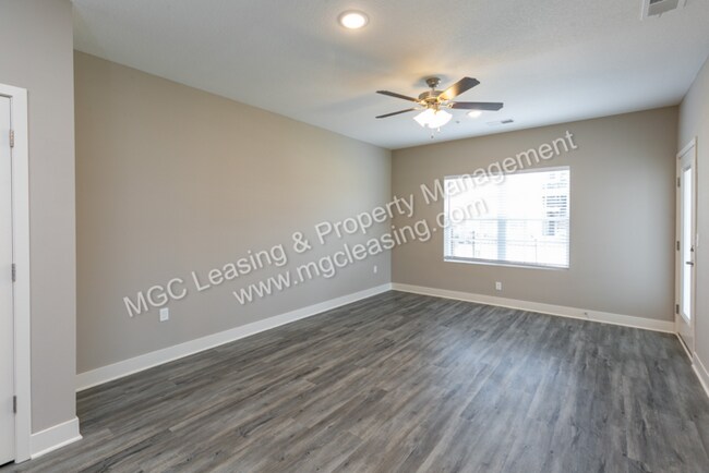 Foto del edificio - 1 Bedroom Luxury Apartment in the Northland of KCMO