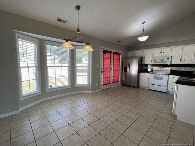 Foto del edificio - 2503 Cameron Woods Ln