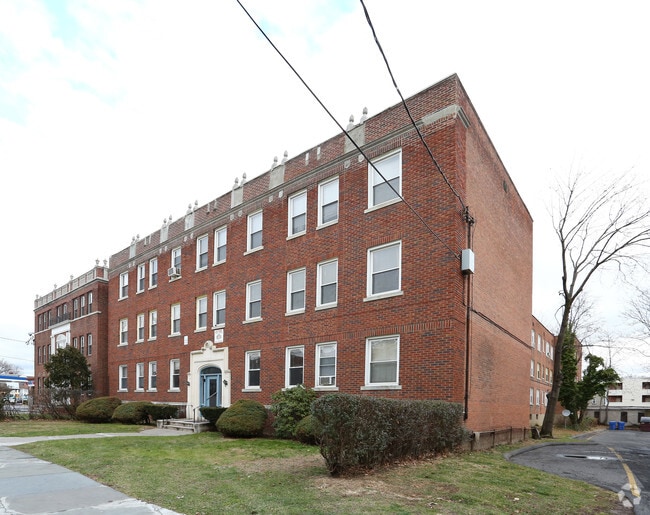 Foto del edificio - 22 Evergreen Ave