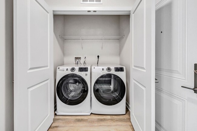 Interior Photo - Kinsley