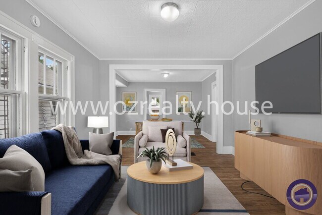 Building Photo - 3644 Leybourn Ave