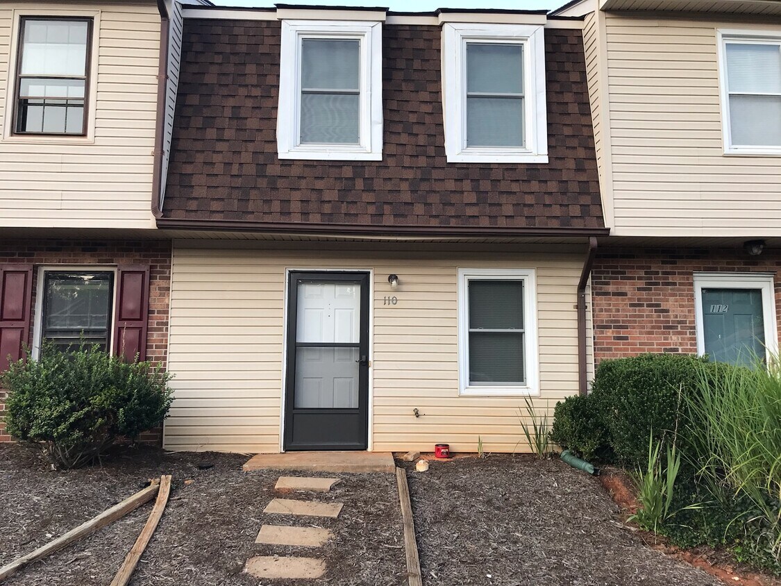 8108 Timberlake Rd, Lynchburg, VA 24502 Townhome Rentals in Lynchburg