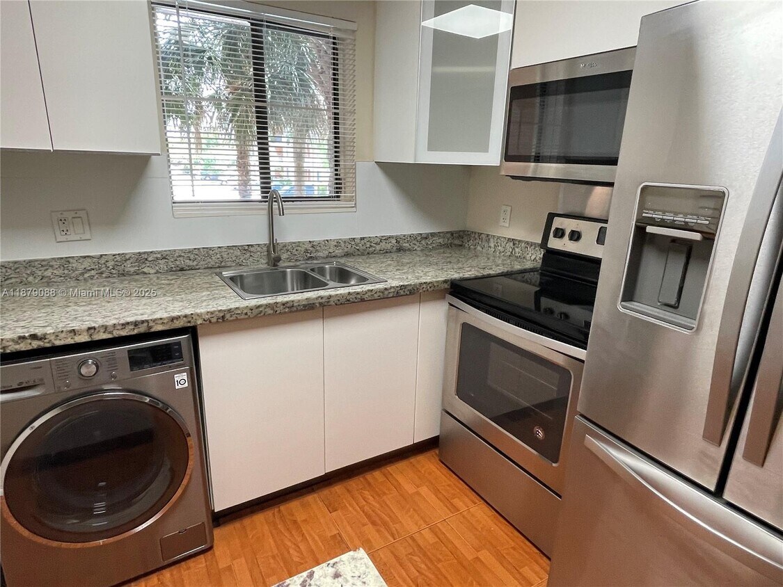 Foto principal - 6900 SW 39th St